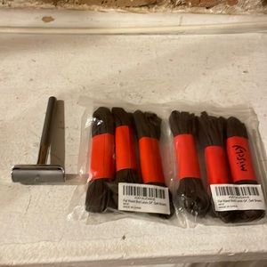 LOT of 6 pairs of shoes laces and Bevel razor